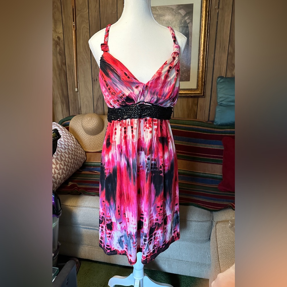 Pink and Black Sleeveless Sundress with Plunge Neckline for Resort Wear